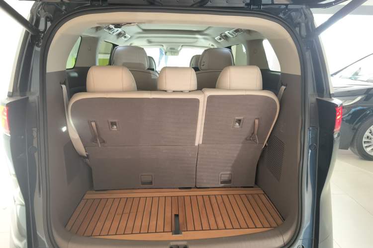 Used Denza D9 2022 DM-i 970 Four-Wheel Drive Flagship Model
