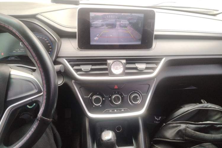 Used Wuling Hongguang S3 2018 1.5L Manual Comfort Model China V Standard Audio And AC Panel