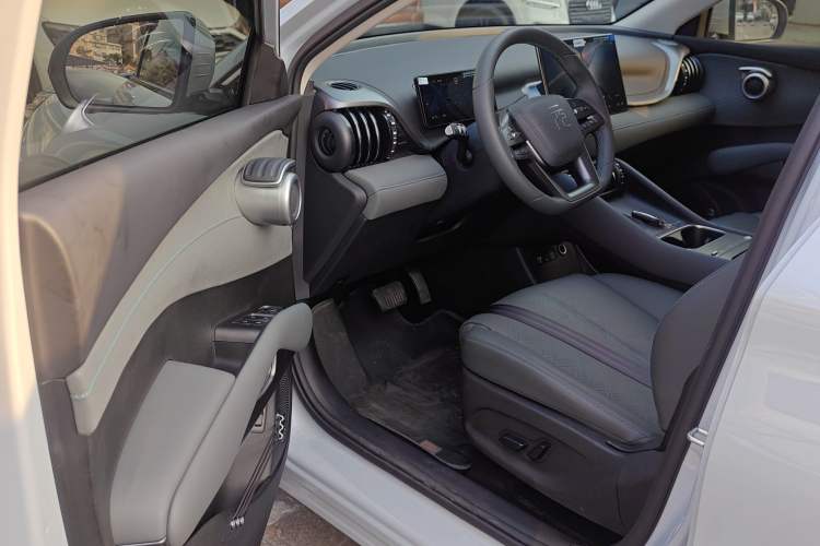 Used BYD Yuan PLUS 2025 Intelligent Driving Version 510 KM Beyond-Grade Edition