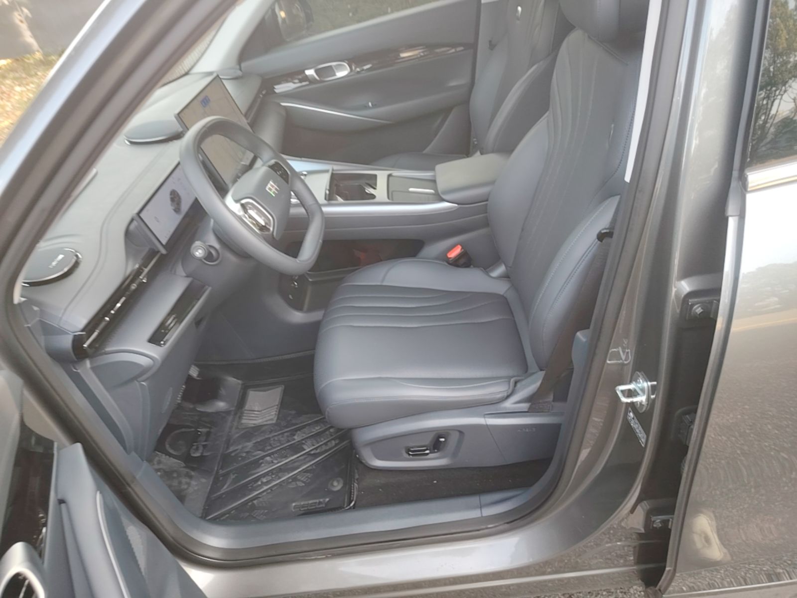 Geely Galaxy E5 2026 Model 610km Exploration+ Edition — снимка 17