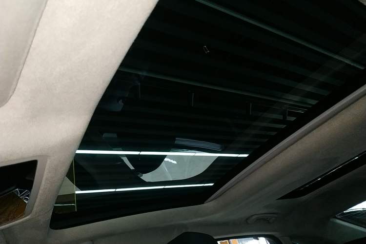 Used Jaguar XFL 2018 XFL 2.0T 250 PS Luxury Edition Headliner