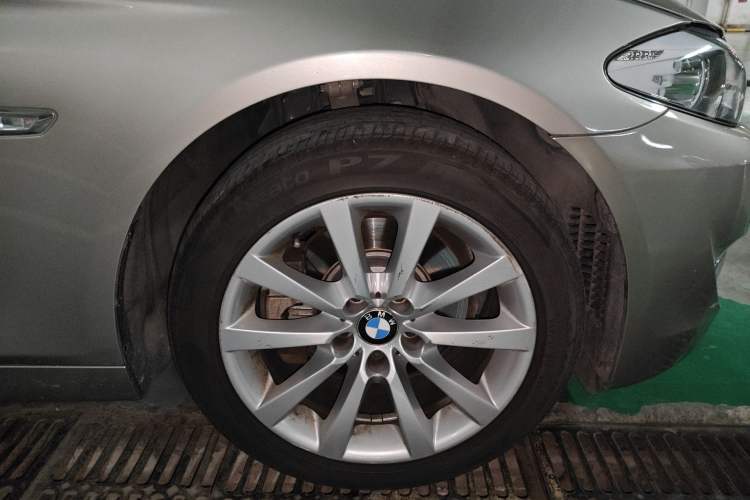 Used BMW 5 Series 2012 530Li Leading Model