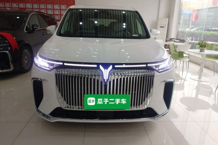 Used VOYAH Dream 2025 PHEV Four-Wheel Drive Prestige Kunpeng Edition
