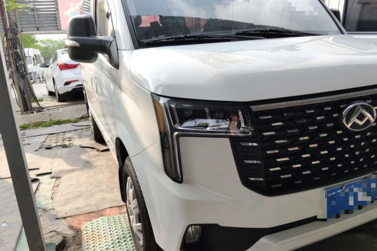 Used SAIC MAXUS Xintu V80 2024 Aotong Value Edition 6AMT Short Wheelbase Mid-Roof Model 127 Ps 5/6 Seats
