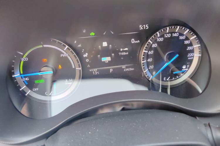 Used Toyota Highlander 2023 2.5L Smart Electric Hybrid Dual-Engine Four-Wheel Drive Prestige Version – 7 Seats Odometer Close Up