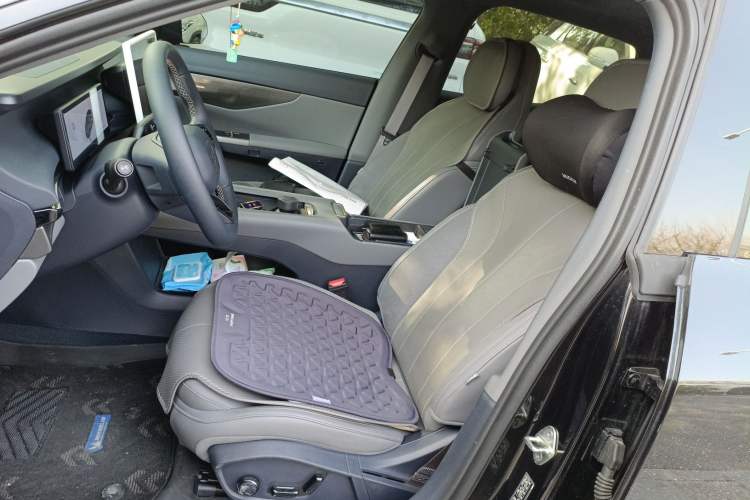 Used Lynk & Co 07 2024 EM-P 126 Long-Range Halo
