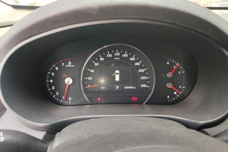 Used Kia Sorento 2015 Sorento L 2.4L Gasoline 4WD Elite Edition 7 Seats China IV Standard
