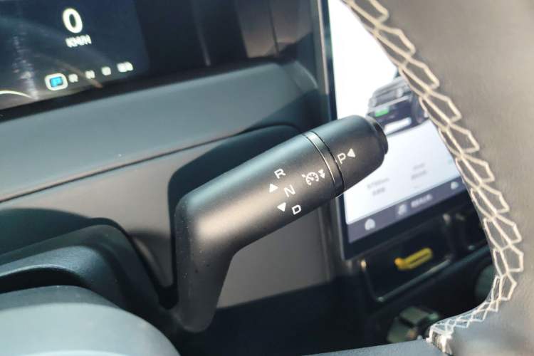 Used iCAR V23 2025 401 Two-Wheel Drive Advanced Edition Gear Lever