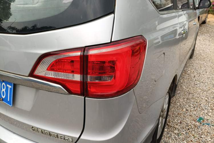 Used Baojun 730 2016 1.5T Manual Luxury Edition 7 Seats
