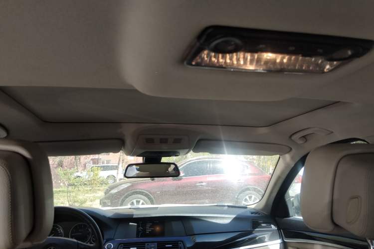 Used BMW 5 Series 2013 525Li Leading Model
