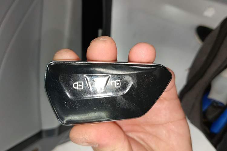 Used Volkswagen ID.3 2025 Smart Model Outstanding Oxygen Edition
