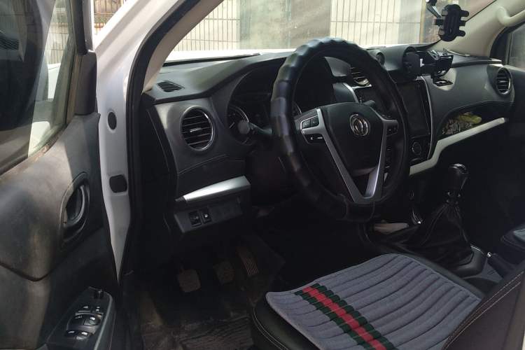 Used Dongfeng Ruichi 6 2020 2.3T Manual Two-Wheel Drive Diesel Standard Version China VI Emission Standard with Long Cargo Bed M9T Driver Seat