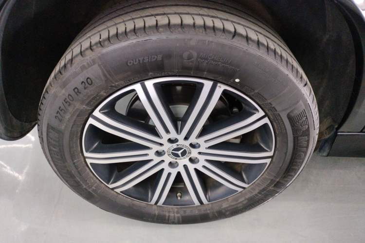 Used Mercedes-Benz GLE 2024 Refreshed GLE 350 4MATIC Stylish Edition Right Rear Wheel Hub