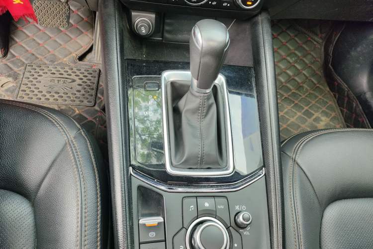 Used Mazda CX-5 2020 Revised Version 2.0L Automatic Two-Wheel Drive ZhiZun Trim Gear Lever