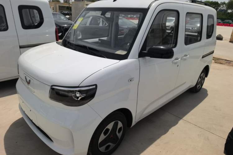 Used Wuling Zhiguang New Energy 2025 Model 305km Ambitious Edition