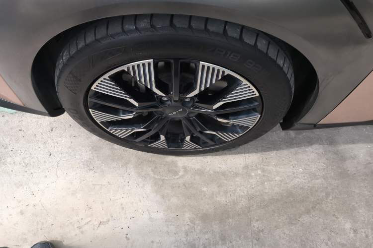 Used AION Y 2022 70 Tech Edition Lithium Iron Phosphate
