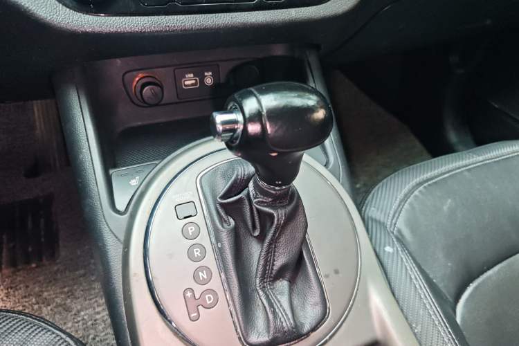 Used Kia Sportage R 2015 2.0L Automatic Two-Wheel Drive DLX Model