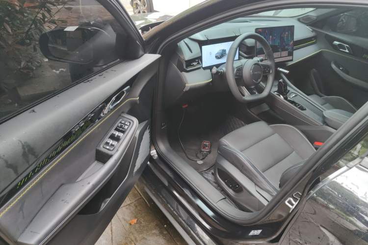 Used Lynk & Co 03 2025 1.5TD DCT Champion Edition Pro Driver Seat