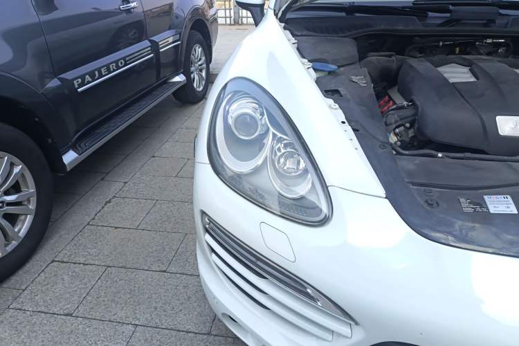 Used Porsche Cayenne 2011 Cayenne 3.0T Right Front Headlight