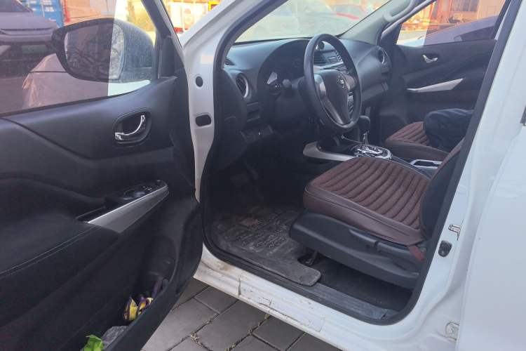 Used Nissan Navara 2017 2.5L Automatic 4x4 Luxury Edition QR25