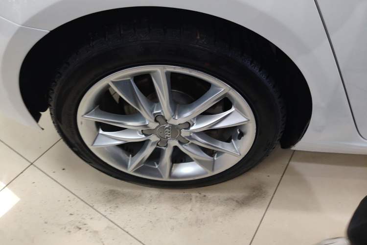 Used Audi A3 2018 30th Anniversary Edition Sportback 35 TFSI Ambition Model Right Rear Wheel Hub