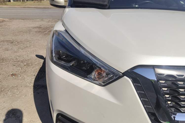 Used Nissan Kicks 2017 1.5L CVT Smart Edition Right Front Headlight