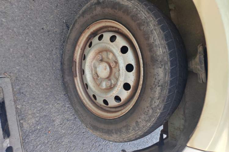 Used Wuling Rongguang 2011 1.2L Base Version
