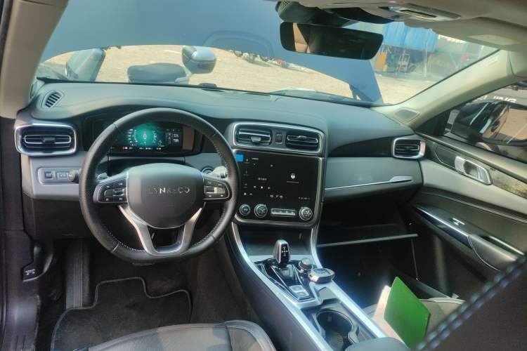 Used Lynk & Co 01 EM-P 2018 1.5T PHEV JingPro National Emission Standard V Center Console