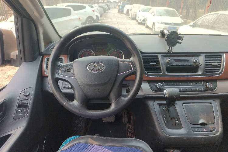 Used SAIC MAXUS G10 2016 2.0T Automatic Elite Edition
