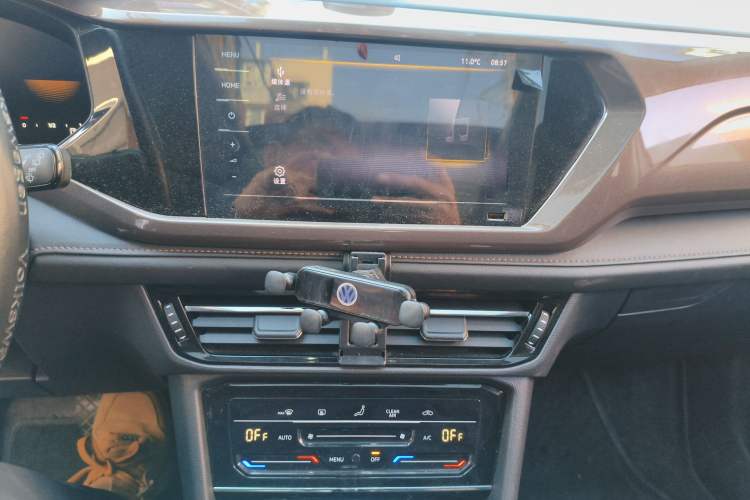 Used Volkswagen Tharu 2022 280TSI Two-Wheel Drive Comfort Edition Audio And AC Panel