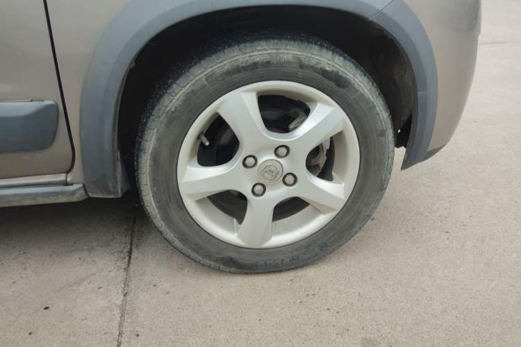 Used Suzuki Wagon R X5 2013 Revised Version 1.4L VVT Cruise Edition Right Front Wheel Hub