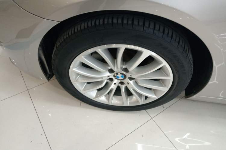 Used BMW 5 Series 2014 525Li Luxury Design Package Exterior 4