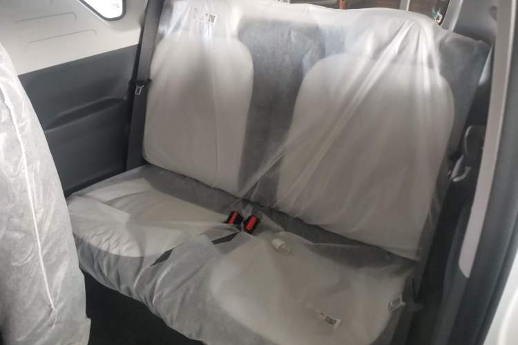 Used Geely Galaxy Panda 2025 210 km – Yuanqi Bear Left Rear Seat