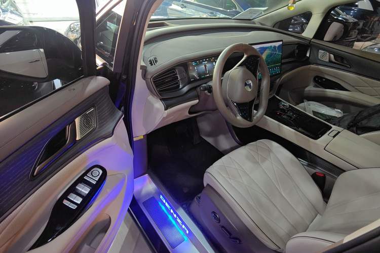 Used Denza D9 2022 DM-i 970 Four-Wheel Drive Flagship Model