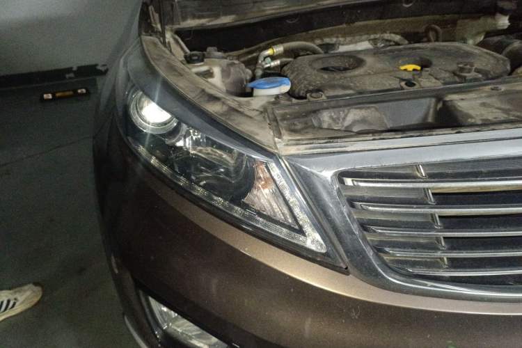 Used Kia Sportage R 2015 2.0L Automatic Two-Wheel Drive GLS Right Front Headlight