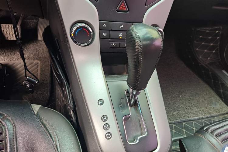 Used Chevrolet Cruze 2011 1.8L SE Automatic Gear Lever