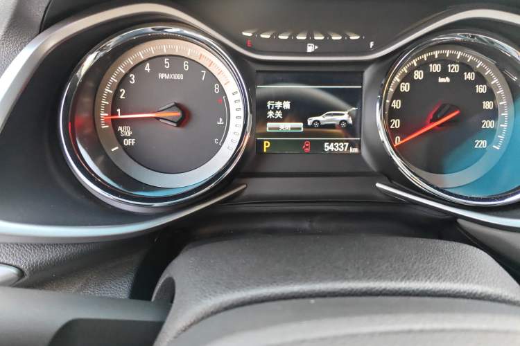 Used Chevrolet Orlando 2020 Mild Hybrid 530T Automatic Enjoyment Edition (5+2 Models) Odometer Close Up