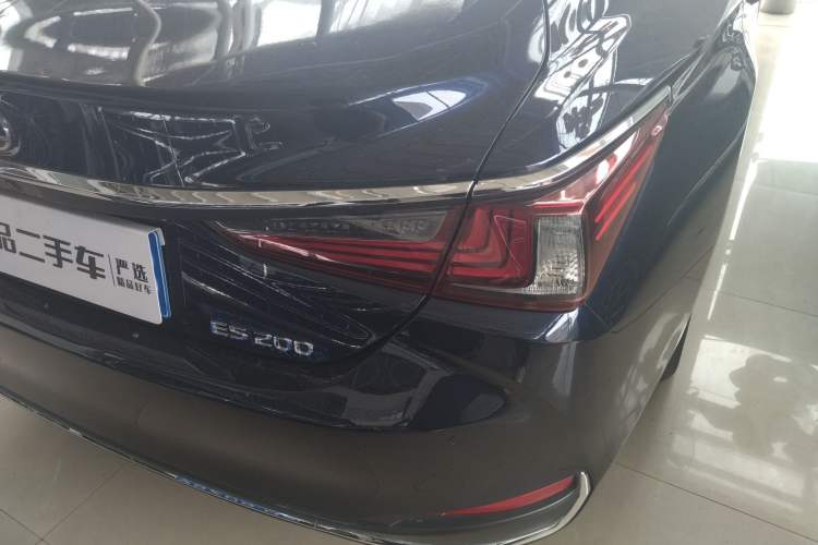 Used Lexus ES 2021 200 Excellence Edition
