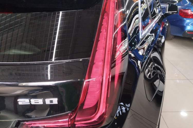 Used Cadillac XT4 2020 28T Two-Wheel-Drive Leading Version