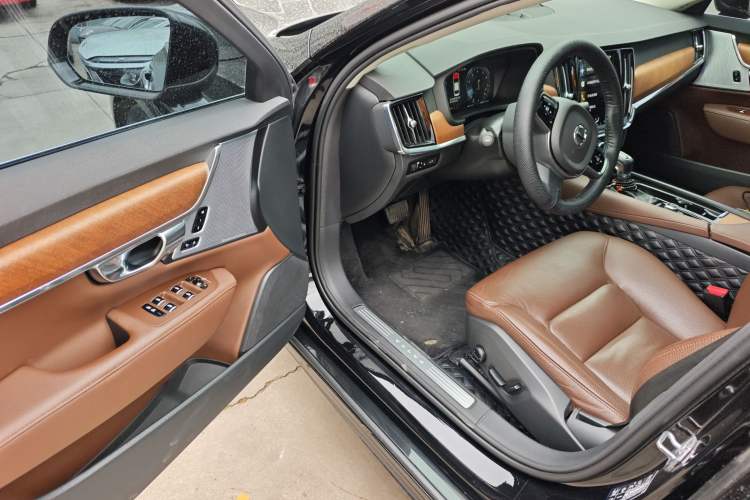 Used Volvo S90 2020 Facelifted T5 Zhiyi Luxury Edition