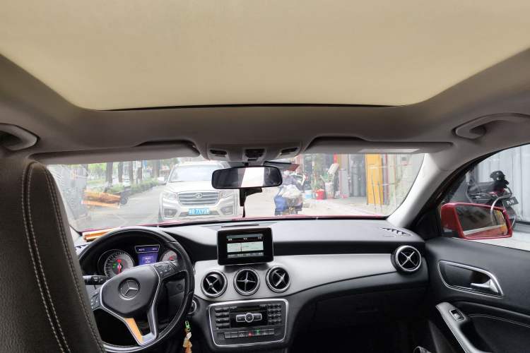 Used Mercedes-Benz GLA 2015 GLA 200 Fashion Model Headliner