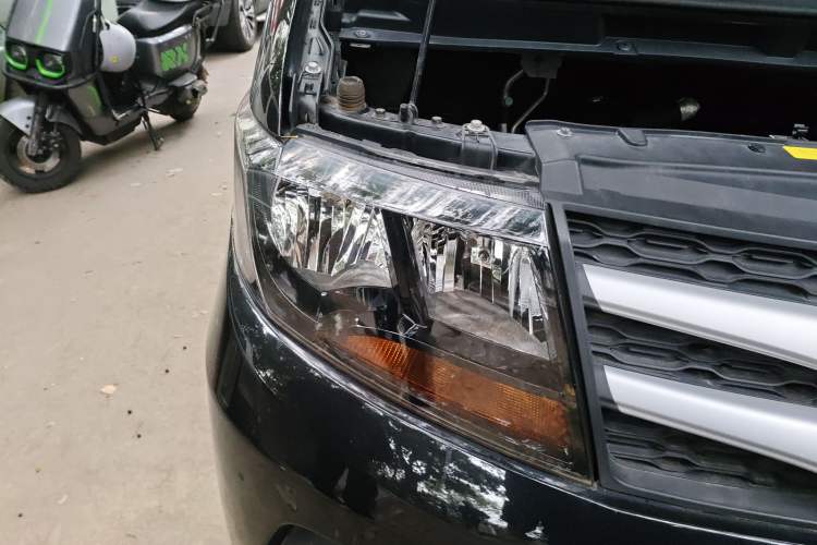 Used JAC Refine M3 2022 PLUS Creator Edition 1.5T Luxury Model Right Front Headlight