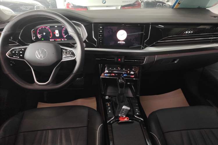 Used Volkswagen Passat 2023 330TSI Starry Luxury Edition Audio And AC Panel