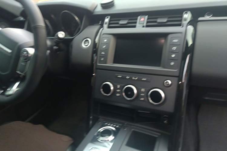 Used Land Rover Discovery 2017 3.0 SC V6 S
