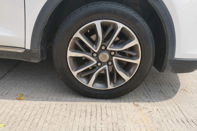 Used Baojun 730 2017 1.8L iAMT Prestige Version 7 Seats Right Front Wheel Hub