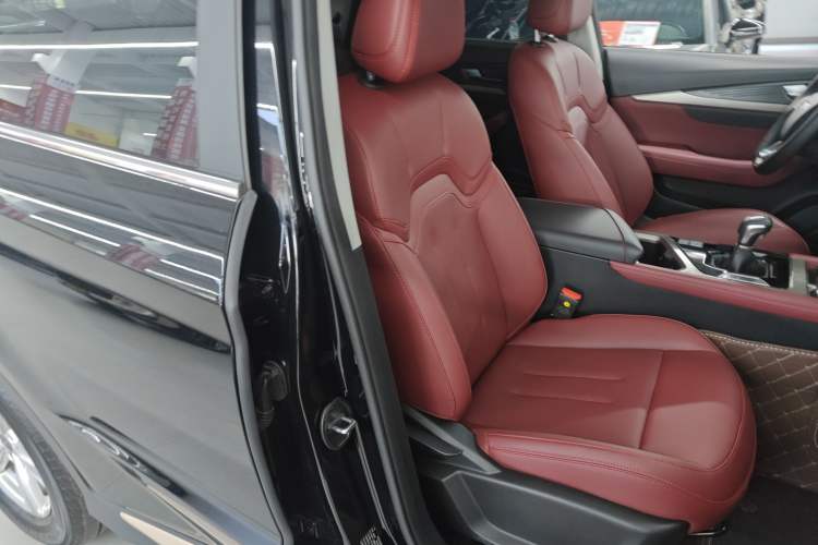 Used JETOUR X70 2025 1.5T Manual Overdrive Version 5 Seats
