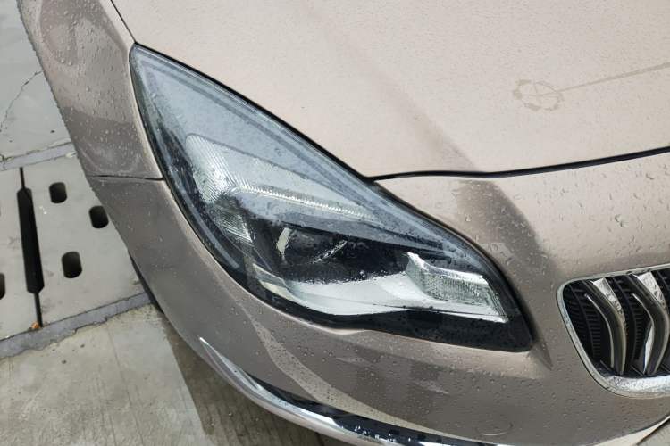 Used Buick Regal 2014 2.0L Leading Fashion Edition Right Front Headlight