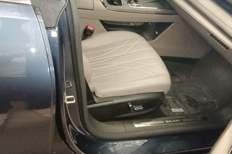 Used Geely Galaxy 8 2025 130km EM-P Starship Edition