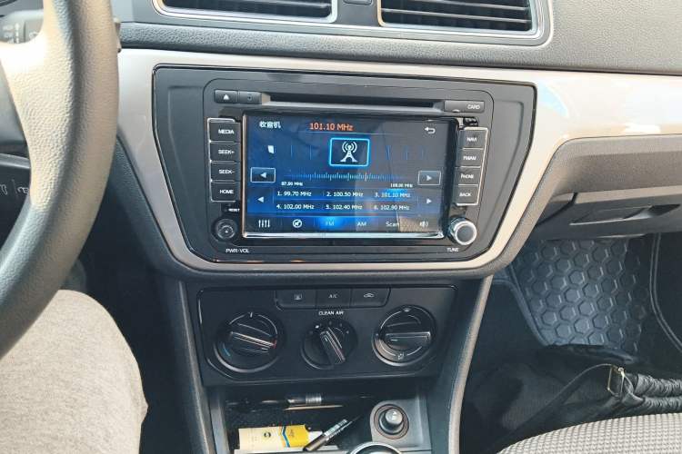 Used Volkswagen Gran Lavida 2015 1.6L Manual Fashion Edition
