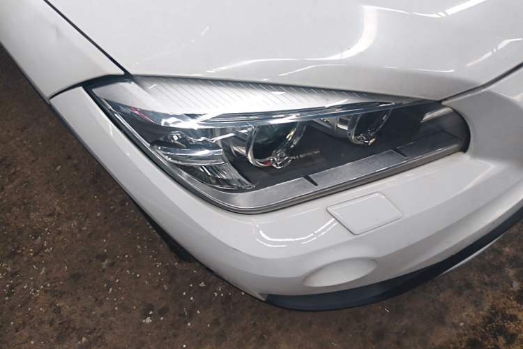 Used BMW X1 2012 sDrive18i Luxury Edition Right Front Headlight